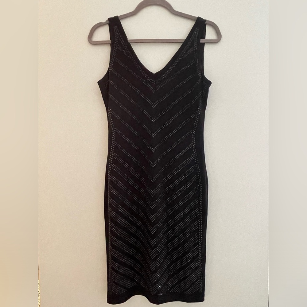 Philosophy fitted v neck dress, v front and back